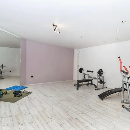 Luxury Domani With Indoor Pool