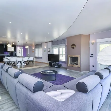 Villa Luxury Domani With Indoor Pool *