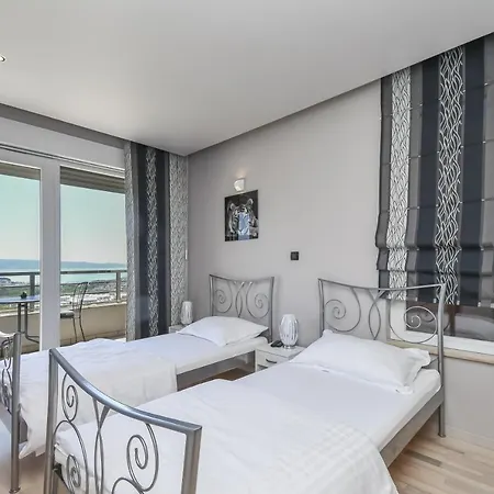 Luxury Domani With Indoor Pool Villa
